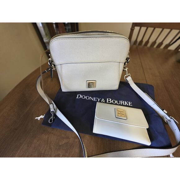 Dooney & Bourke Saffiano Crossbody Shoulder Bag Purse Eruc / Wallet (Smooth Lth) - Picture 1 of 6
